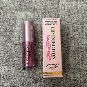 5 items x $25 Too Faced Lip Injection Maximum Plump  NWT